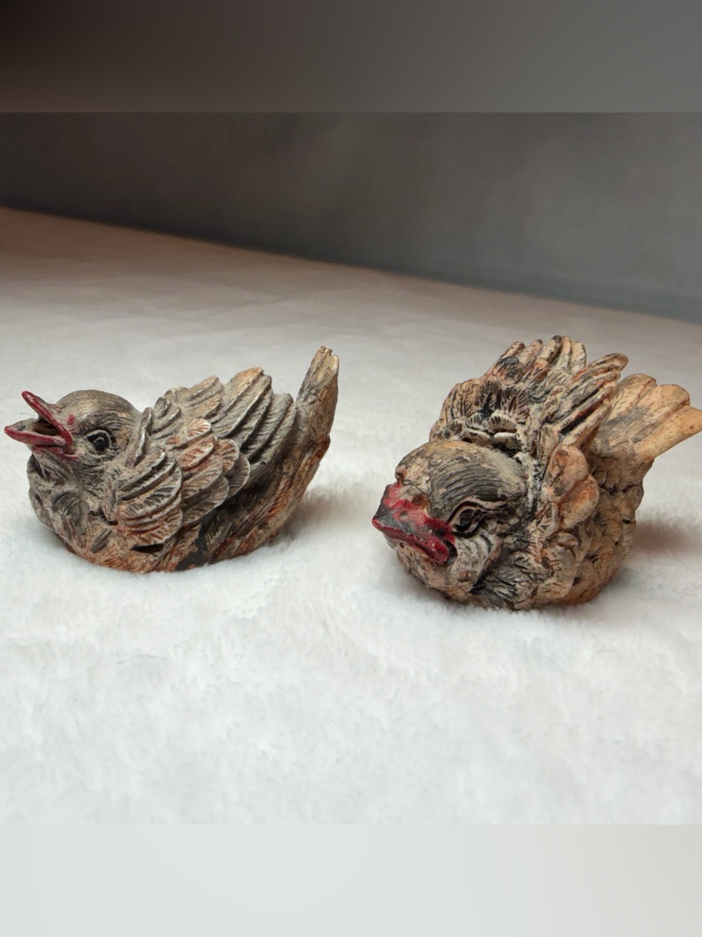Vintage Albert E Price Carved Resin Baby Bird Sparrows Finches Figurine Set Of 2